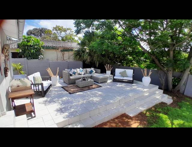 4 BEDROOM HOUSE FOR SALE IN MANABA BEACH